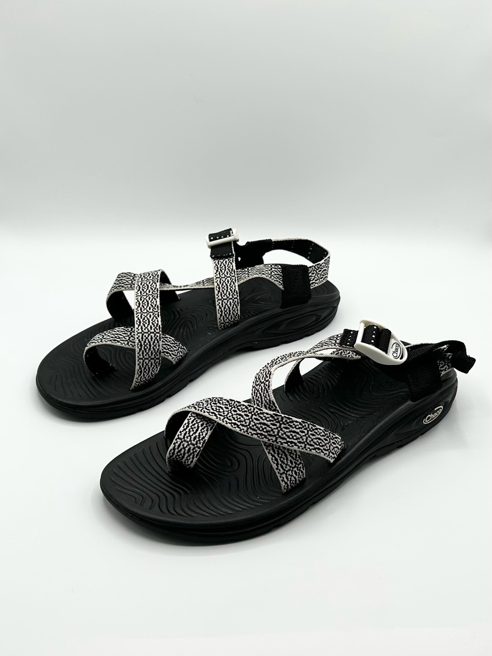 Chaco Black White Activewear Sandals Comfort Outdoor Women’s Size 10